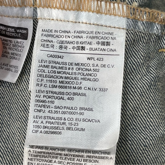 Levis Blue Denim Jean Trucker Jacket Size
Small  Regular Wash Men Pockets - Picture 9 of 9